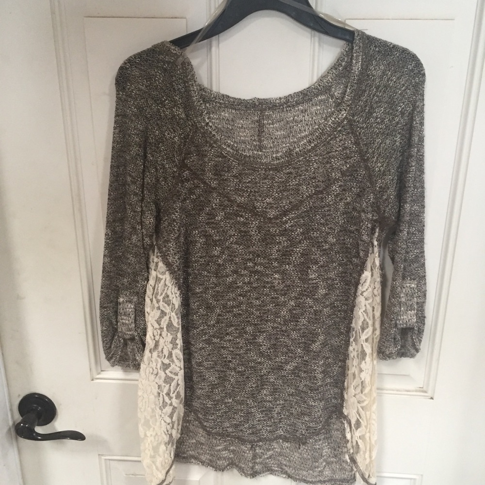 Lightweight sweater